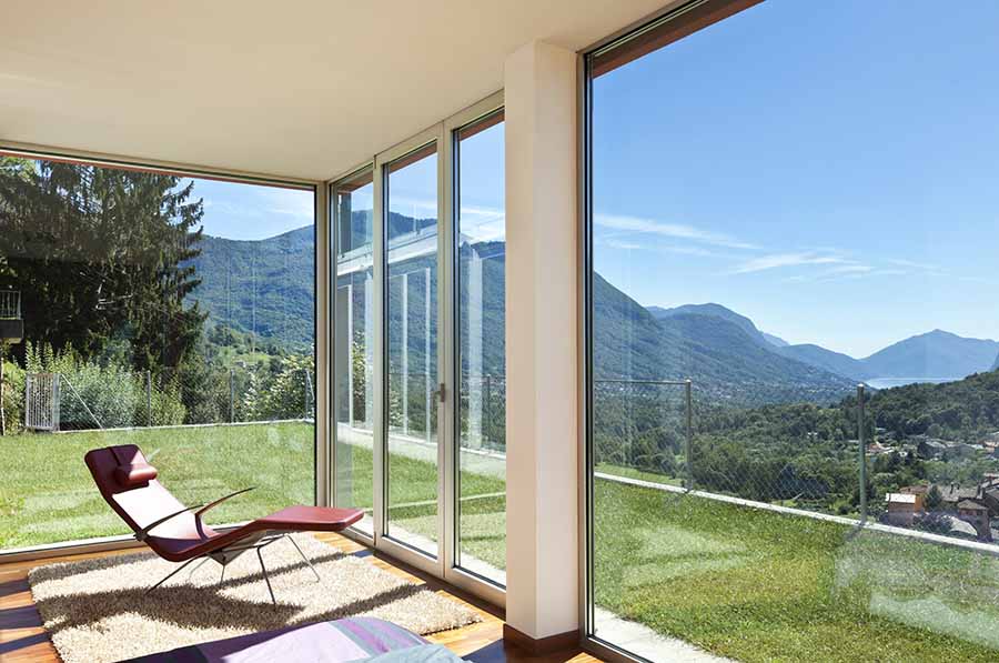 Glass links the outdoors with the interior